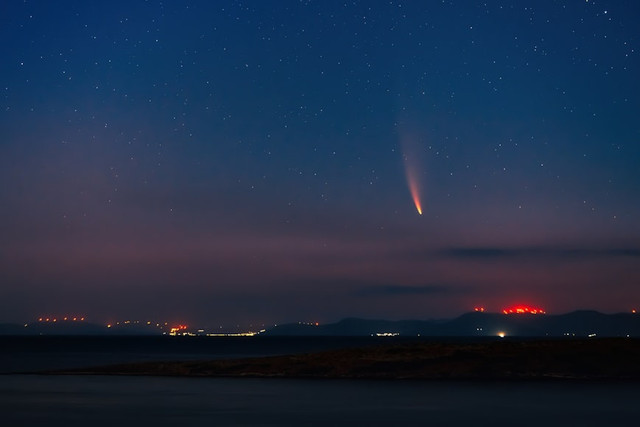 Ilustrasi Meteor adalah Apa, Foto:Unsplash/Tasos Mansour