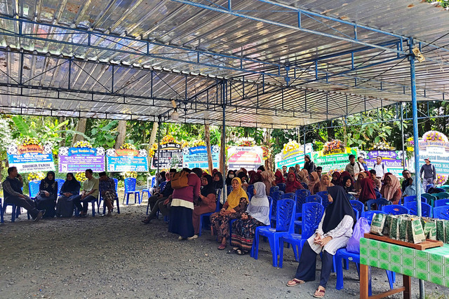 Suasana rumah duka Prajurit Kepala (Praka) Farizal Rhomadhon di Ledok, Kalurahan Sidorejo, Kapanewon Lendah, Kabupaten Kulon Progo, Rabu (1/4/2026). Foto: Panji/kumparan