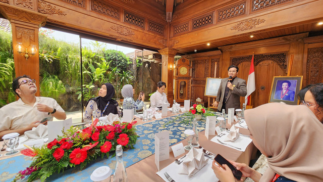 Ruang makan di Wisma Habibie & Ainun, Jakarta. Foto: Azalia Amadea/kumparan