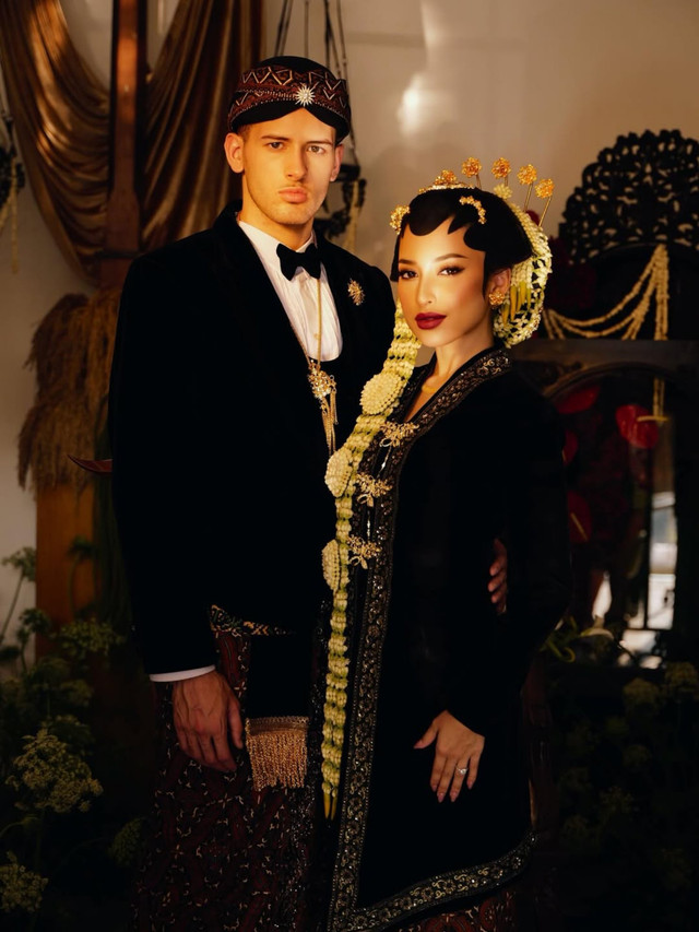 Potret prewedding pemain sepak bola Tim Nasional Indonesia, Justin Hubner dengan Jennifer Coppen. Foto: @jennifercoppenreal20/Instagram