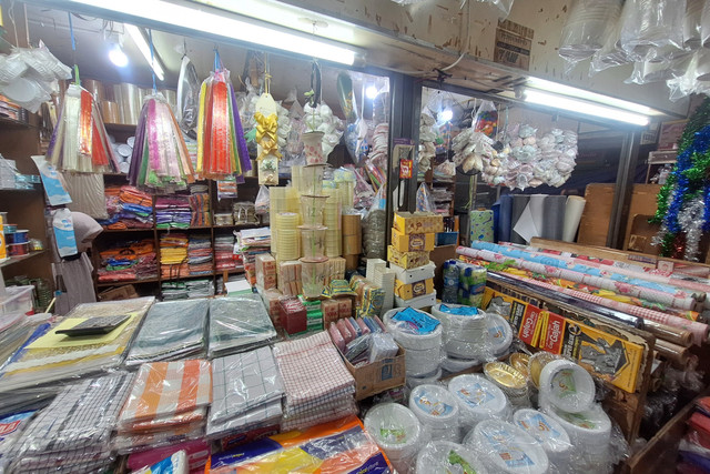 Toko Samjaya, Pasar Tebet Barat, Jakarta Selatan. Foto: Argya Maheswara/kumparan