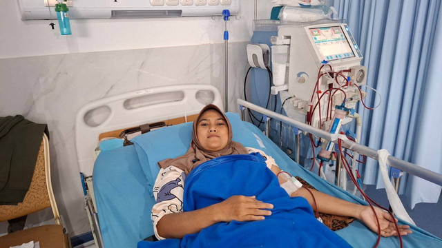 Nita Sulistyaningsih, pasien gagal ginjal yang rutin menjalani cuci darah di Klinik Hemodialisis Nitipuran, Yogyakarta, dengan jaminan JKN. Foto: Dok. Istimewa
