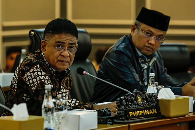 Wakil Ketua Komisi XIII DPR Andreas Hugo Pareira dan Sugiat Santoso memimpin RDP di Kompleks Parlemen, Senayan, Jakarta, Kamis (2/4/2026). Foto: Asprilla Dwi Adha/ANTARA FOTO