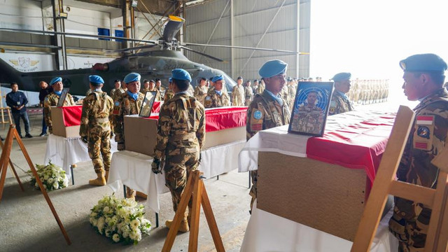 UNIFIL menggelar upacara penghormatan bagi 3 prajurit TNI yang gugur di Lebanon Foto: Dok. UNIFIL