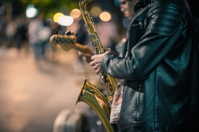 Ilustrasi Daniel Caesar Java Jazz Festival 2026. Foto: Unsplash/Julio Lopez