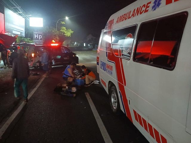 Kecelakaan lalu lintas di Jalan Yogya-Wates, Bantul, Yogyakarta, pada Jumat (2/4/2026) dini hari. Foto: Dok. Istimewa