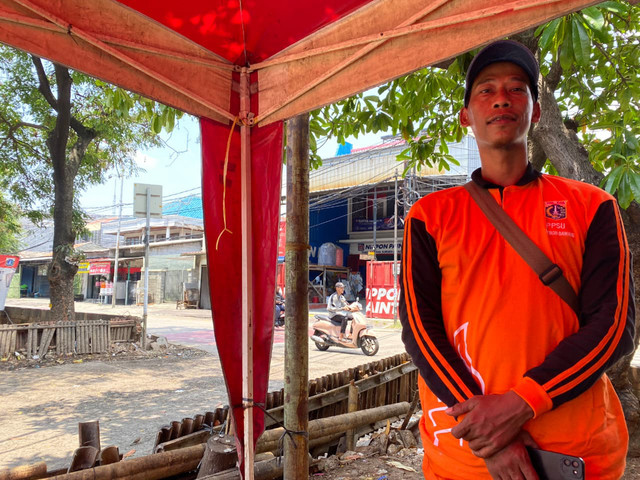 Fatan - Petugas PPSU di Tj. Priok Foto: Kevin Daniel/kumparan