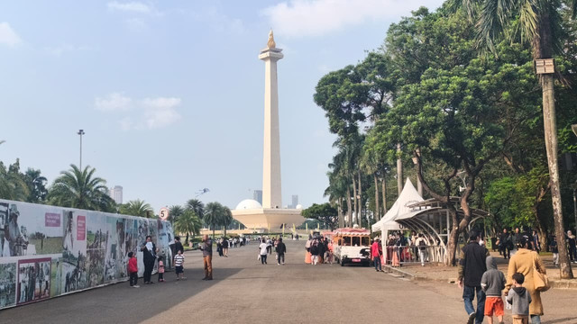 Suasana di Monas, Jakarta Pusat, Jumat (3/4/2026). Foto: Zamachsyari/kumparan