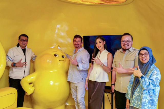 Menteri Ekonomi Kreatif, Teuku Riefky Harsya, melakukan kunjungan dan audiensi ke gerai Butter Baby di kawasan Pasaraya Blok M, Jakarta, Kamis (2/4/2026). Foto: HO-Kementerian Ekonomi Kreatif/Antara