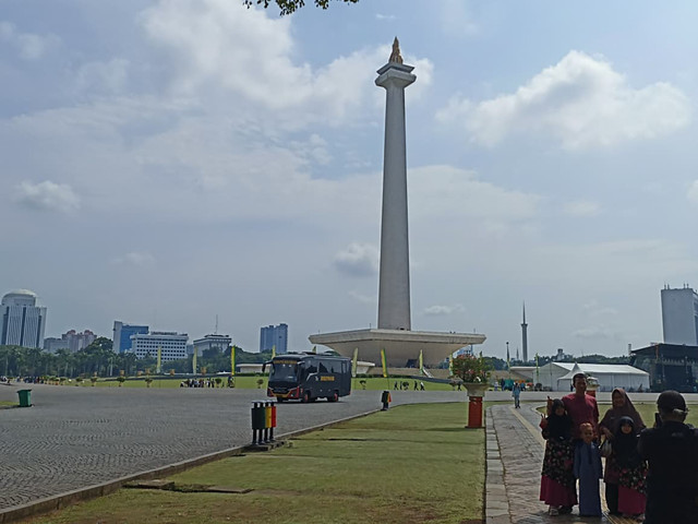 Suasana Monas, Jakarta Pusat, pada libur panjang, Sabtu (4/4/2026). Foto: Nauval Pratama/kumparan
