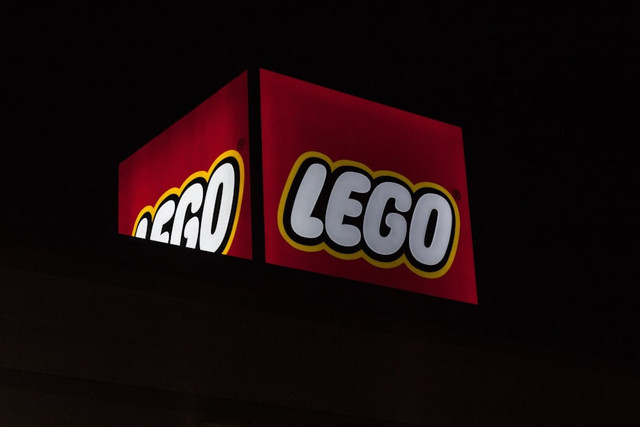 Ilustrasi Lego Edisi Piala Dunia. Unsplash.com/Ryan Wallace