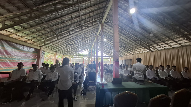 Melakukan Sosialisasi (Arsip Pribadi, 2025)