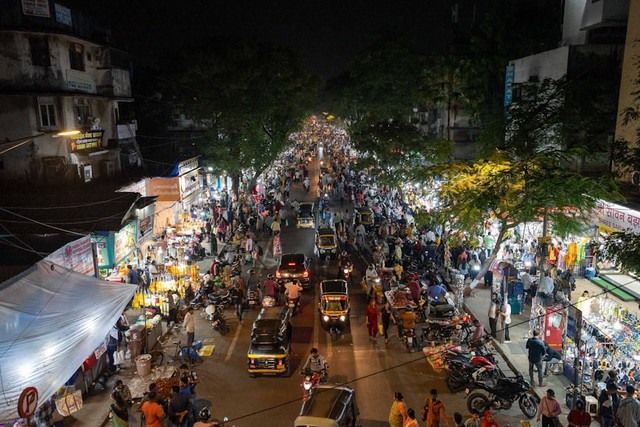 Ilustrasi Jadwal Car Free Night Palembang, Foto:Unsplash/Davey Gravy