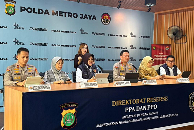 Direktorat PPA & PPO Polda Metro Jaya bersama Komnas Perempuan & UPT PPA DKI Jakarta memberikan keterangan pers terkait kasus pelecehan seksual yang dilakukan oleh seorang driver transportasi online di kawasan Jakarta Pusat di PMJ, Senin (6/4/2026). Foto: Ryan Iqbal/kumparan