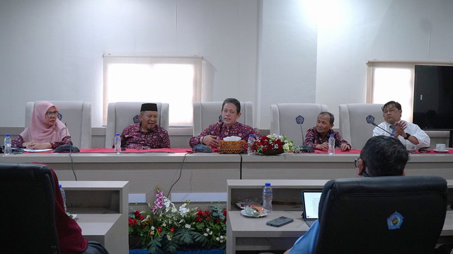 Respon Edaran Menteri, Rektor Unismuh Terbitkan Edaran WFH Jumat-Sabtu. Foto: Dede Leman / Humas