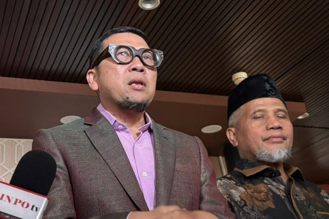 Anggota Komisi II DPR, Ahmad Doli Kurnia mendeklarasikan Kaukus Parlemen Perdamaian Dunia di DPR, Senin (6/4/2026). Foto: Abid Raihan/kumparan