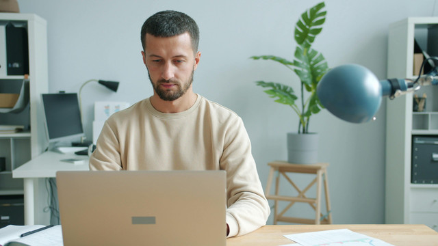 WFH bukan soal tempat bekerja, tetapi tentang disiplin dan tanggung jawab dalam menghasilkan kinerja. (Pexels)