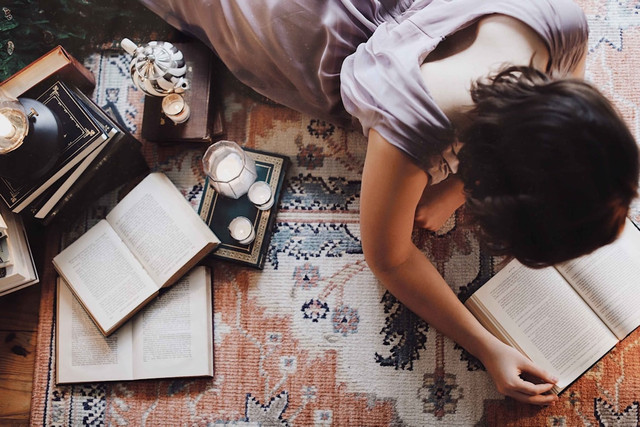 Ilustrasi Arti Healing adalah Bahasa Gaul. Foto: Unsplash/ tabitha turner