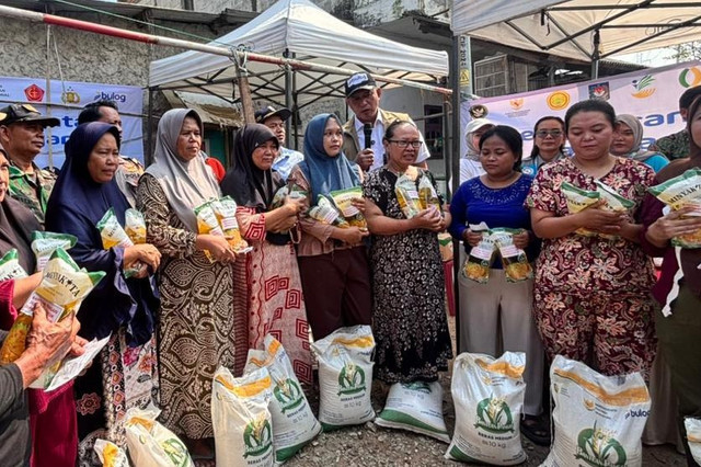 Ilustrasi Bansos PKH Sembako April 2026, Foto: Ave Airiza Gunanto/kumparan/kumparanBISNIS