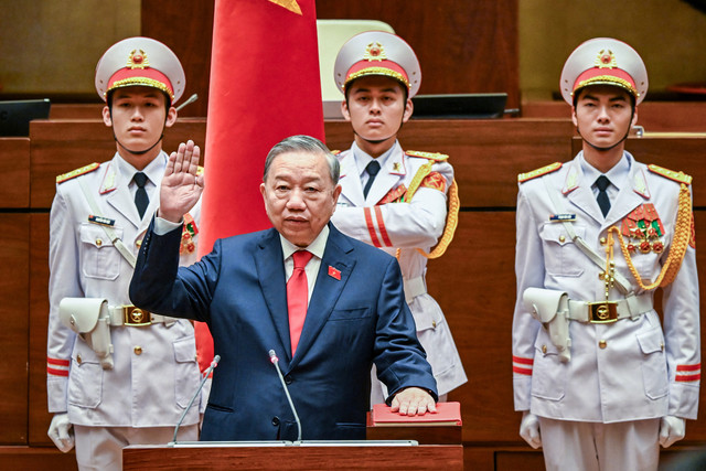 Sekretaris Jenderal Partai Komunis Vietnam, To Lam, mengucapkan sumpah jabatan sebagai Presiden Vietnam dalam sidang Majelis Nasional di Hanoi pada 7 April 2026. Foto: Dang ANH / AFP