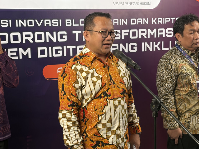 Kepala Eksekutif Pengawas Inovasi Teknologi Sektor Keuangan, Aset Keuangan Digital, dan Aset Kripto OJK, Adi Budiarso, dalam gelaran Bulan Literasi Kripto di Senayan Park, Jakarta Selatan, Selasa (7/4/2026). Foto: Najma Ramadhanya/kumparan