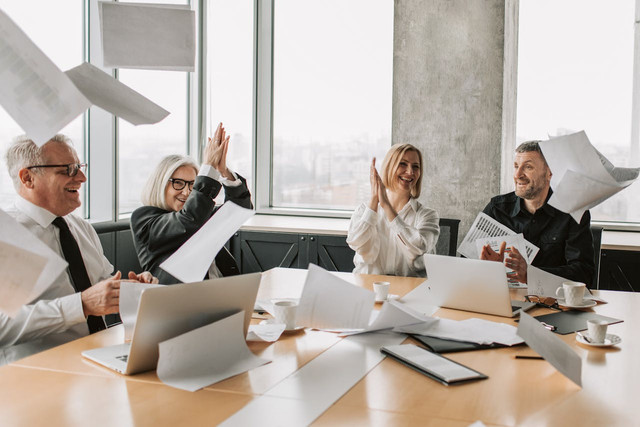  Ilustrasi ucapan farewell untuk teman kantor. Foto: Pexels