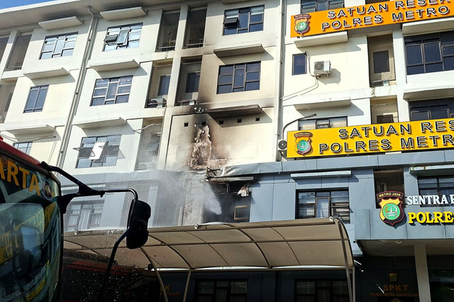 Kebakaran di Polres Jakarta Barat pada Rabu (8/4/2026). Foto: Dok. Istimewa