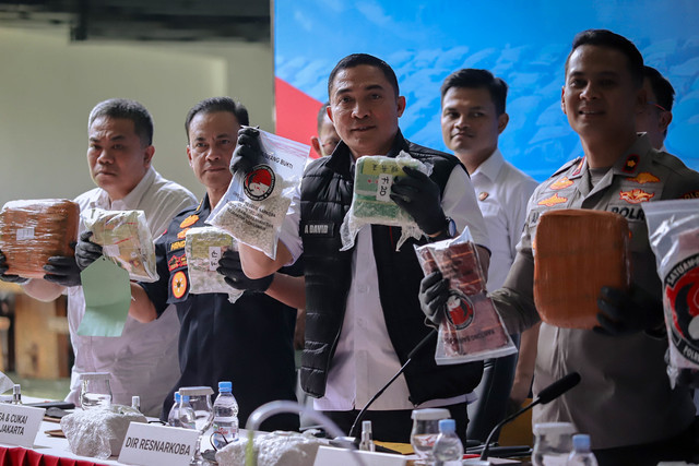 Konferensi pers pengungkapan dan pemusnahan barang bukti narkoba digelar oleh Polda Metro Jaya di Jakarta, Rabu (8/4/2026). Foto: Jamal Ramadhan/kumparan