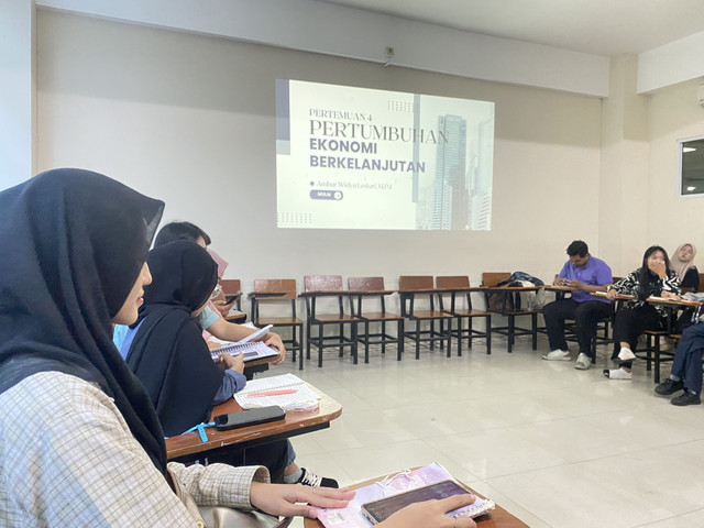 Gambar ini difoto oleh penulis saat sedang belajar