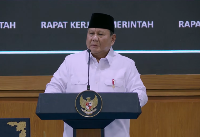 Presiden RI Prabowo Subianto mengadakan rapat kerja pemerintah anggota Kabinet Merah Putih, 8 April 2026. Foto: YouTube/ Sekretariat Presiden