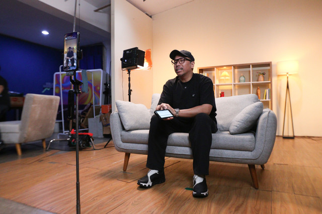 Sammy Simorangkir saat promo konser terbarunya 20SSS di kumparan pada Rabu (8/4/2026). Foto: Dzaki Fadilah/kumparan