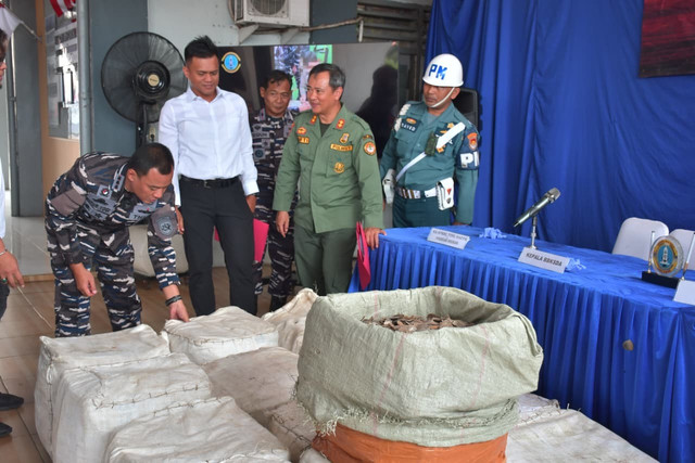 780 Kg Sisik Trenggiling yang disita dari sebuah kapal berbendera Vietnam bernama MV Hon AN 8 di Perairan Tanjung Sekong, Merak, Kota Cilegon, Banten pada Selasa (7/4/2026). Foto: Dok. Istimewa