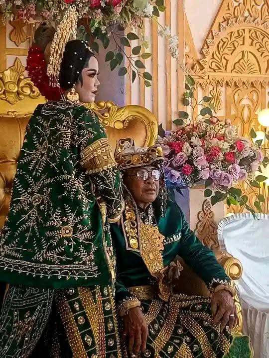 Foto pernikahan pasangan suami istri terpaut usia jauh di Kabupaten Luwu, Sulawesi Selatan. Foto: Dok. Istimewa