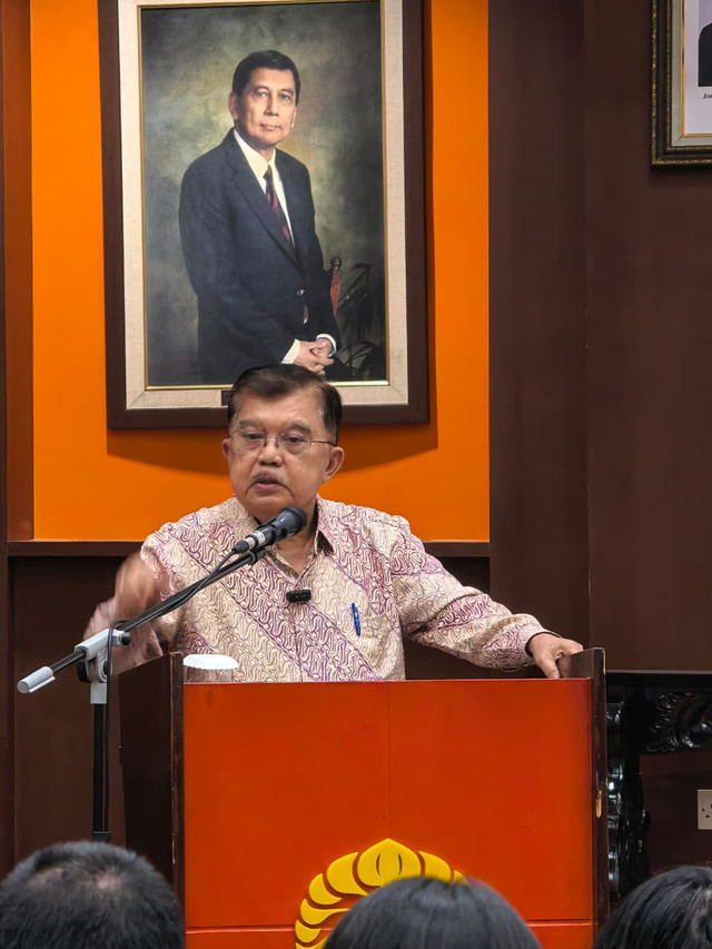 Jusuf Kalla menyampaikan kuliah umum di Universitas Indonesia (dok: pribadi)