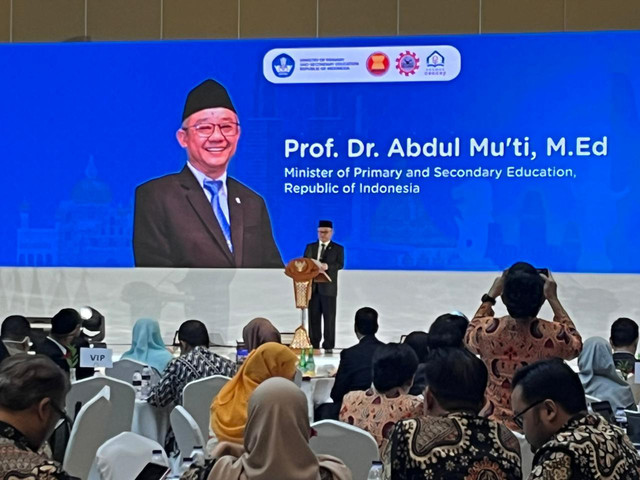 Mendikdasmen Abdul Mu'ti saat Peluncuran Peta Jalan Bersama ASEAN-SEAMEO tentang Pendidikan dan Pengasuhan Anak Usia Dini di Asia Tenggara, di Sultan Hotel, Tanah Abang, Jakarta Pusat, Kamis (9/4/2026). Foto: Nasywa Athifah/kumparan