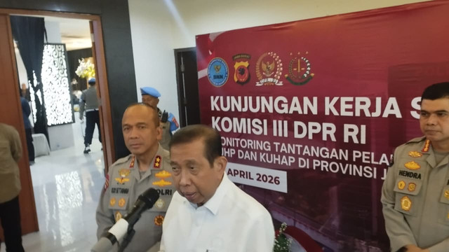 Anggota komisi III DPR RI, Safaruddin, usai melaksanakan Kunjungan Kerja Spesifik Komisi III DPR RI di Aula Dirlantas Polda Jabar, Kamis (9/4/2026). Foto: Abisatya/kumparan