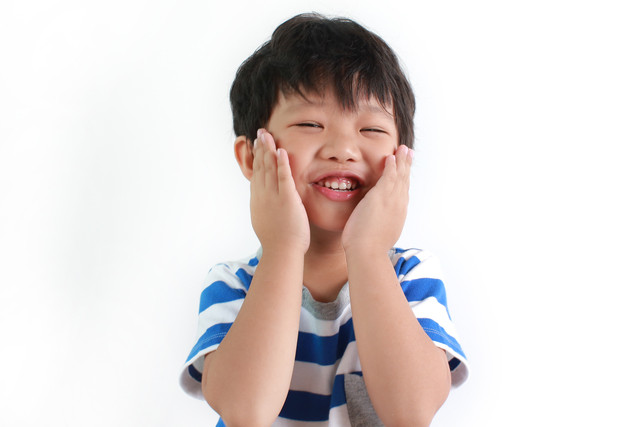 Ilustrasi anak malu-malu. Foto: TY Lim/Shutterstock