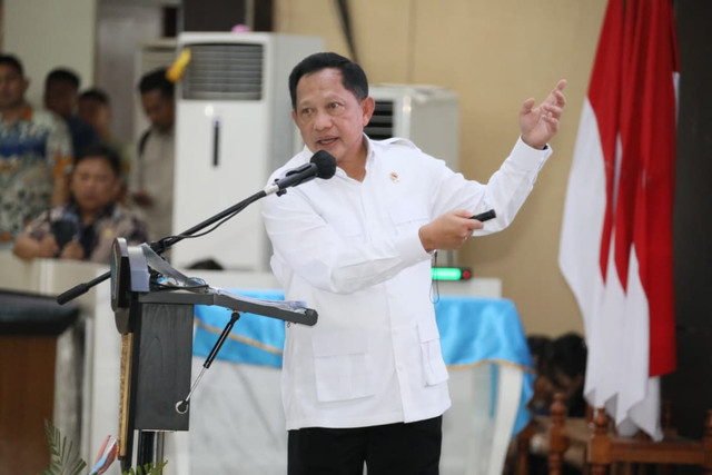 Mendagri Tito Karnavian memberi arahan pada acara Musrenbang Rencana Kerja Pemerintah Daerah (RKPD) Provinsi Sulut Tahun 2027 di Gedung Mapalus, Kantor Gubernur Sulut, Kamis (9/4/2026). Foto: Dok. Kemendagri