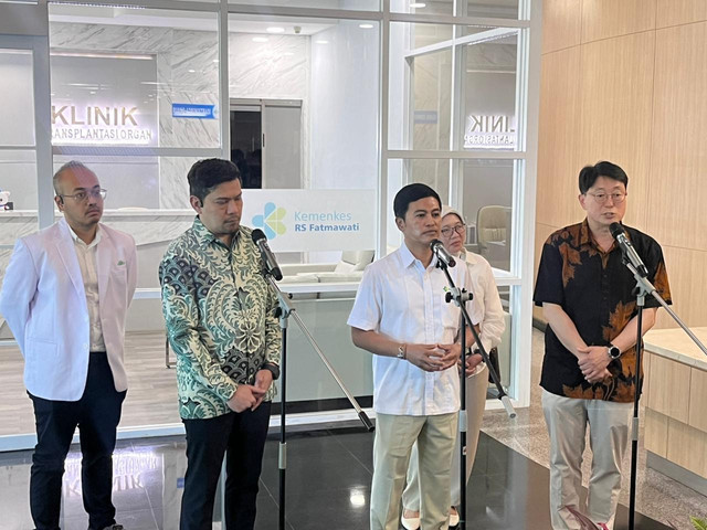 Wakil Menteri Kesehatan, Dante Saksono Harbuwono terkait progres Transplantasi Hati di RSUP Fatmawati, Jakarta Selatan, Jumat (10/4/2026). Foto: Nasywa Athifah/kumparan