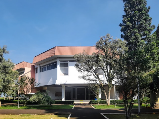 Ilustrasi Lokasi UTBK SNBT 2026. Foto: Moh Ryan Efansyah / Unsplash