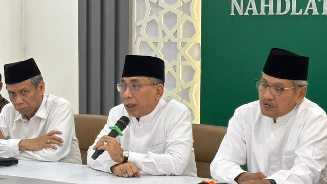 Ketua PBNU, Gus Yahya saat memberikan keterangan pers mengenai isu-isu terkini di Kantor PBNU, Jakarta Pusat, Jumat (10/4/2026). Foto: Ryan Iqbal/kumparan
