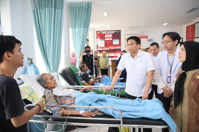 Wamendagri Akhmad Wiyagus memantau implementasi kebijakan transformasi budaya kerja Aparatur Sipil Negara (ASN) di Provinsi Lampung. Foto: Dok. Puspen Kemendagri