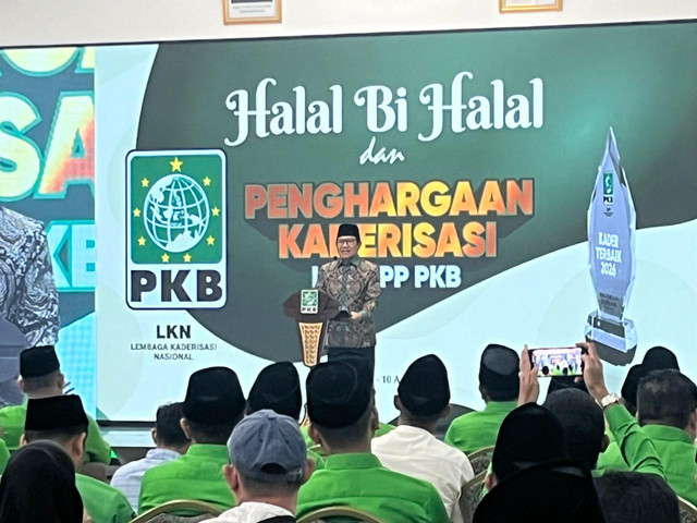Ketua Umum PKB Muhaimin Iskandar (Cak Imin) di Kantor DPP PKB, Jakarta Pusat, Jumat (10/4/2026). Foto: Nasywa Athifah/kumparan