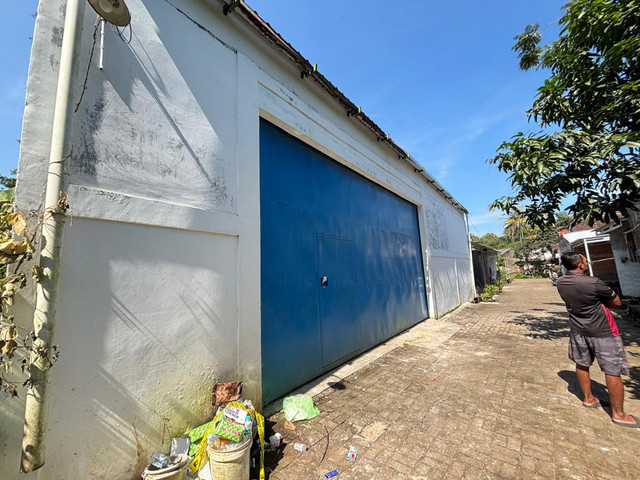 Gudang di Kelurahan Wonolopo, Kecamatan Mijen, Kota Semarang yang dijadikan pabrik ekstasi. Foto: Intan Alliva Khansa/kumparan