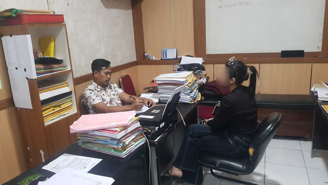 Polisi amankan 2 wanita yang injak Al Quran di Banten. Foto: Dok. Istimewa