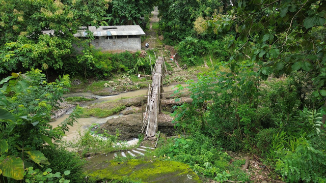 Menanti 20 Tahun, Warga Desa Nglembu Boyolali Segera Punya Jembatan Gantung Permanen. Foto: Dok. Bakom RI