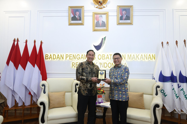 Kepala BPOM Taruna Ikrar bertemu Kepala BNN Komjen Pol Suyudi Ario Seto di Kantor BNN, Jakarta, Jumat (10/4). Foto: Dok. BPOM