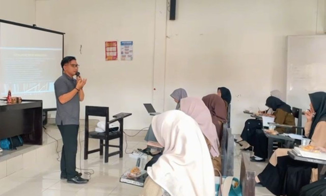 Ruang kelas, akhir perjalanan, awal pengabdian. (Sumber foto: Yogi Sopian Haris)