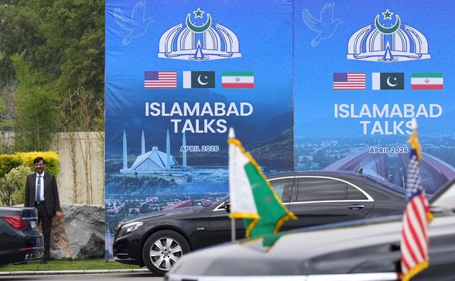 Kendaraan keprotokolan Pakistan dalam memfasilitasi tim runding Iran dan Amerika Serikat di Islamabad (Sumber: Kumparan)