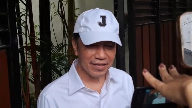Presiden ke-7 Jokowi menjawab kabar akan mengambil alih Partai NasDem. Foto: kumparan